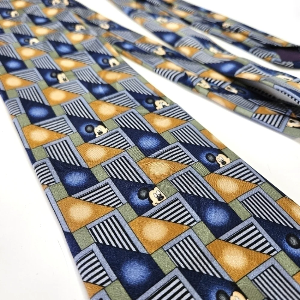 VINTAGE Walt Disney World Hidden Peeking Mickey Mouse Men's Silk Neck Tie